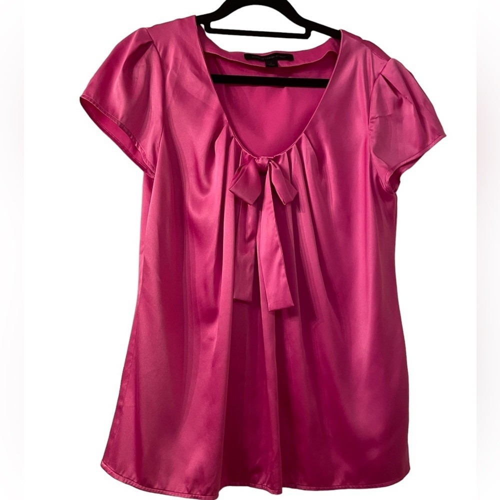 Express woman’s hot pink top with bow size S​‎